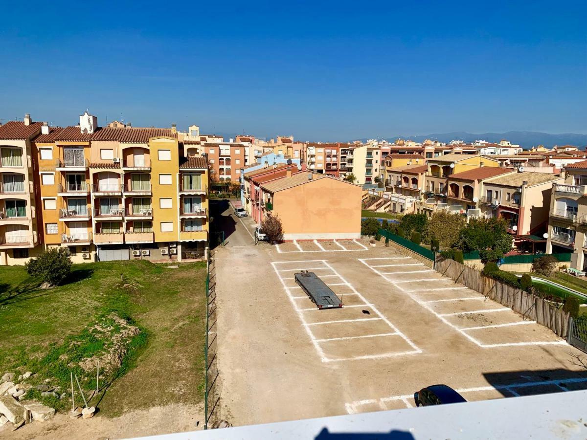 Edifici Valeria Apartment Empuriabrava Exterior photo