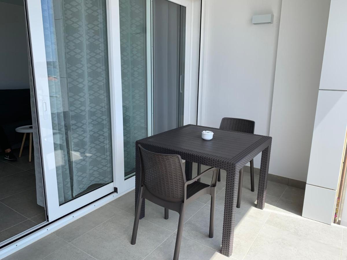 Edifici Valeria Apartment Empuriabrava Exterior photo